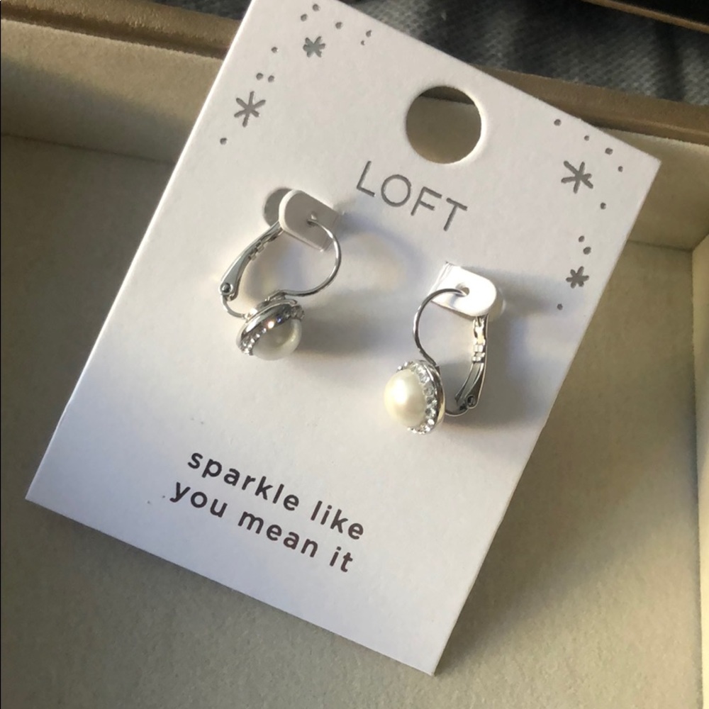 New Loft Pearl earrings